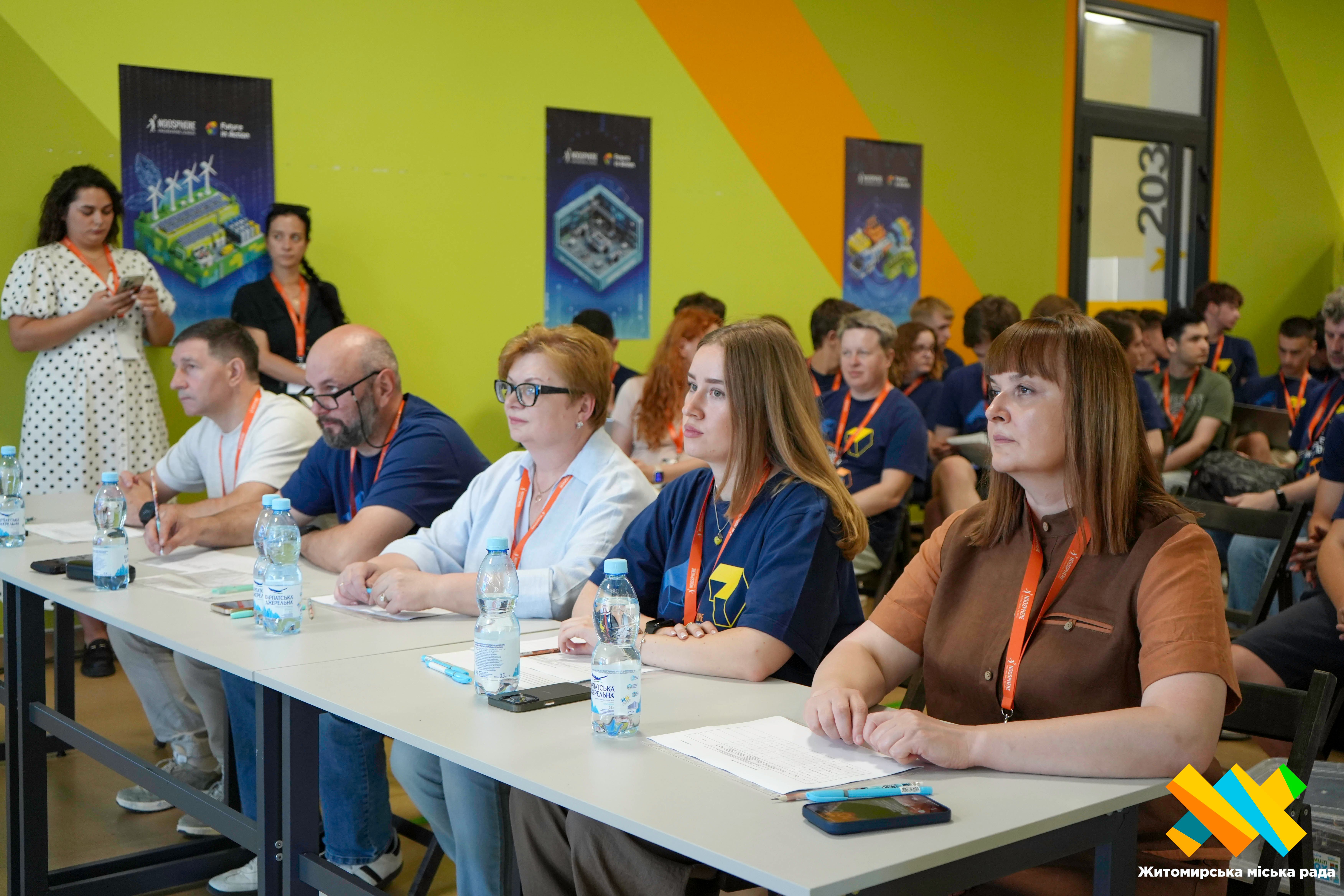 Всеукраїнський інженерний хакатон «Future in Action Hackathon» у Житомирі: місцева команда студентів представила смарт-паркінг