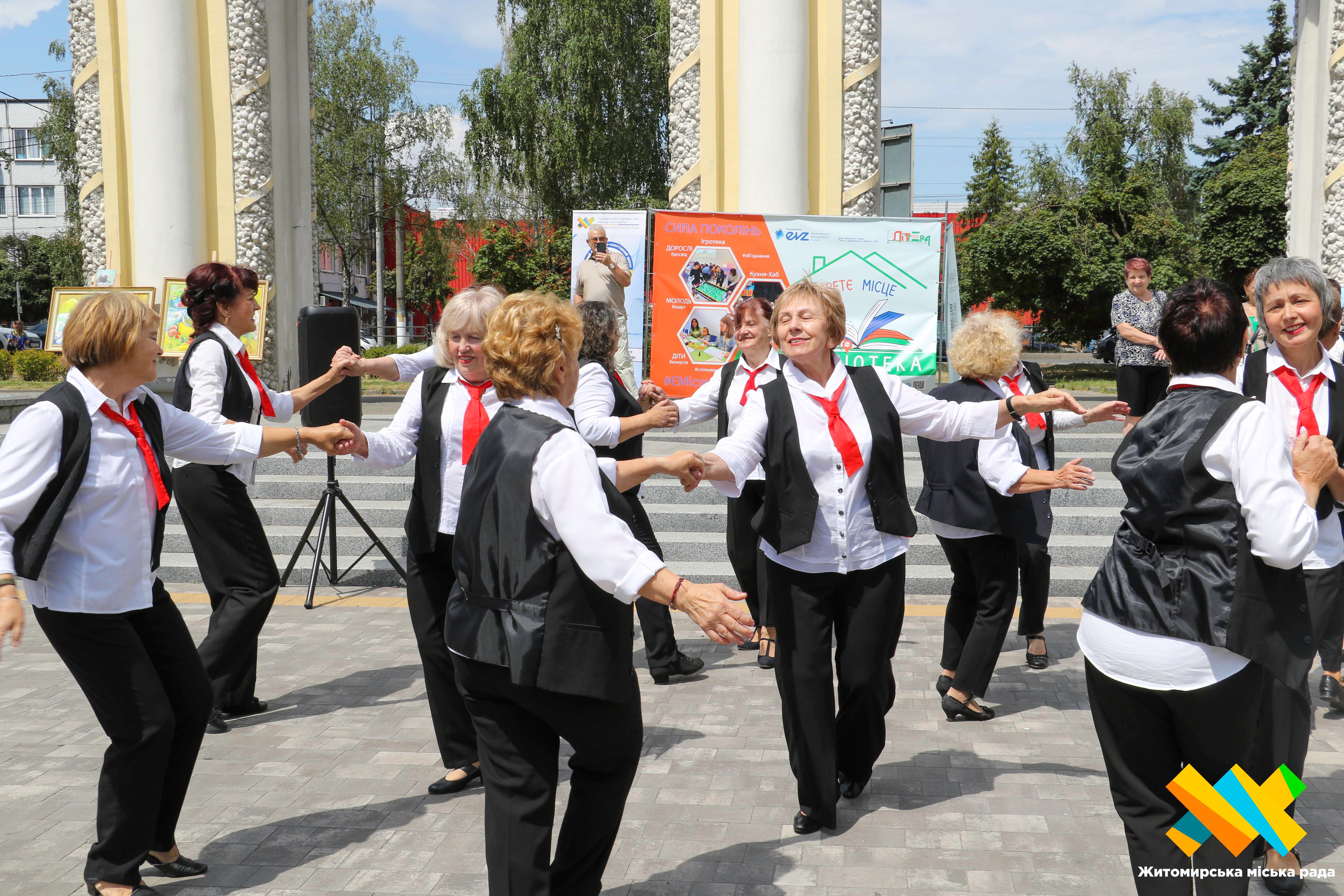У Житомирі відбувся «Пікнік можливостей»: для відвідувачів працювали понад 40 організацій
